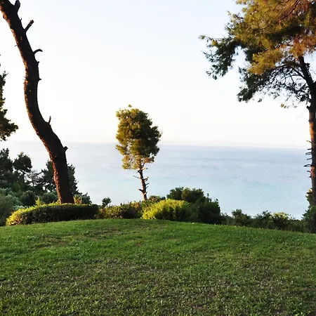 Charming With Seaview In A Gated Complex