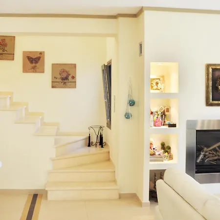 Charming With Seaview In A Gated Complex Villa *