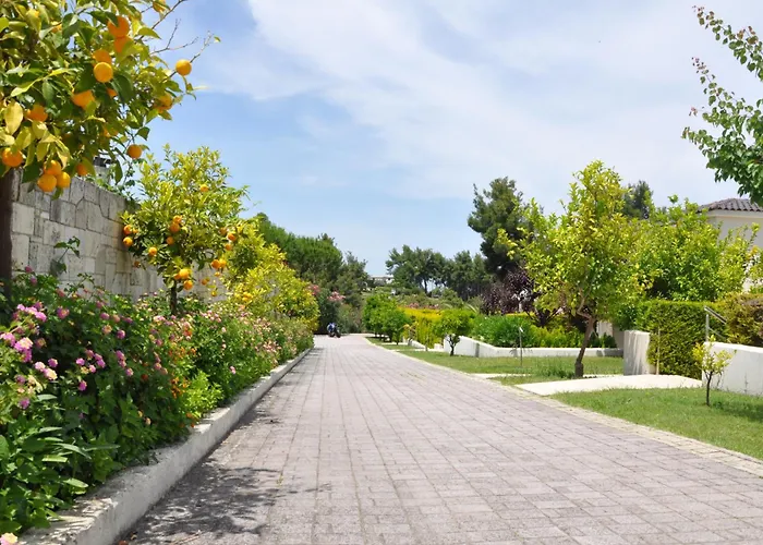 Charming With Seaview In A Gated Complex * Kriopigi