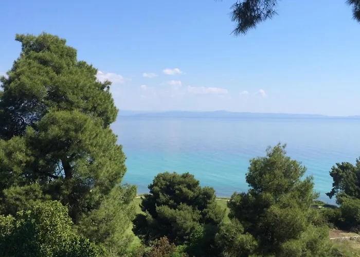 Charming With Seaview In A Gated Complex Kriopigi