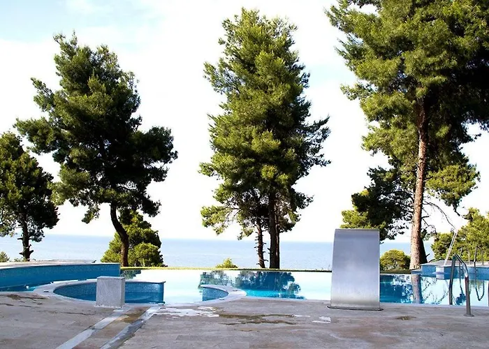 Charming With Seaview In A Gated Complex *