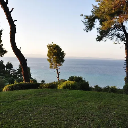Villa Charming With Seaview In A Gated Complex Kriopigi