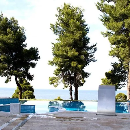 Charming With Seaview In A Gated Complex *