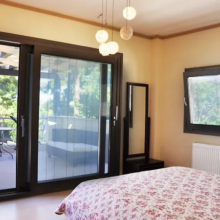 Charming With Seaview In A Gated Complex Kriopigi