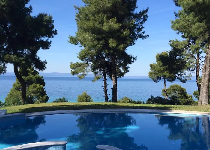 Charming With Seaview In A Gated Complex
