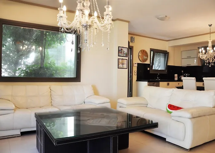 Charming With Seaview In A Gated Complex *