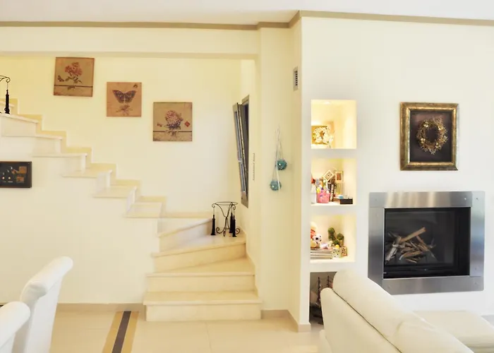 Charming With Seaview In A Gated Complex Villa *